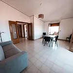 5 Stars - Sea Front Apartment